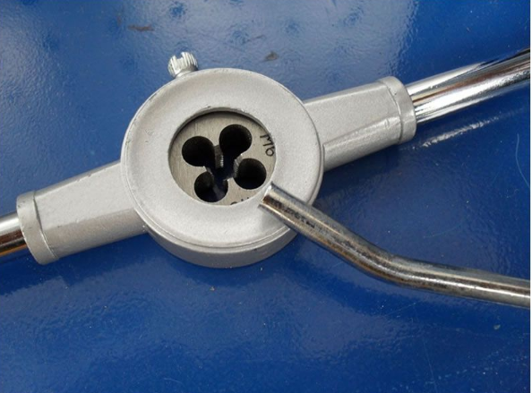 20-Piece Tap And Die Set Metric Wrench Cut Hand Threading Tool EP-30598